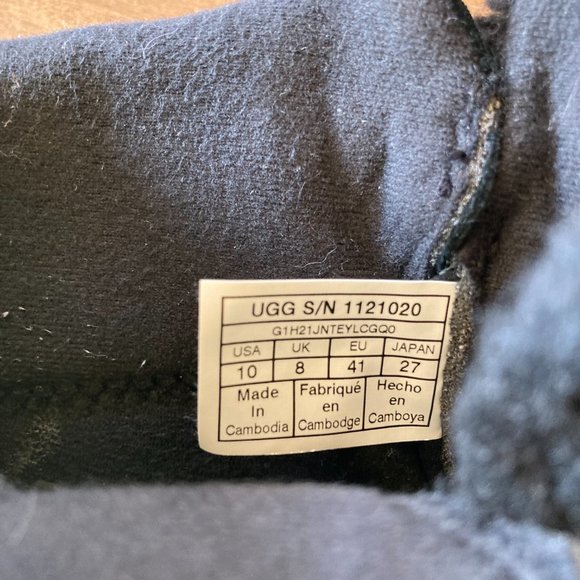 UGG Sneaker Boot - Picture 4 of 4